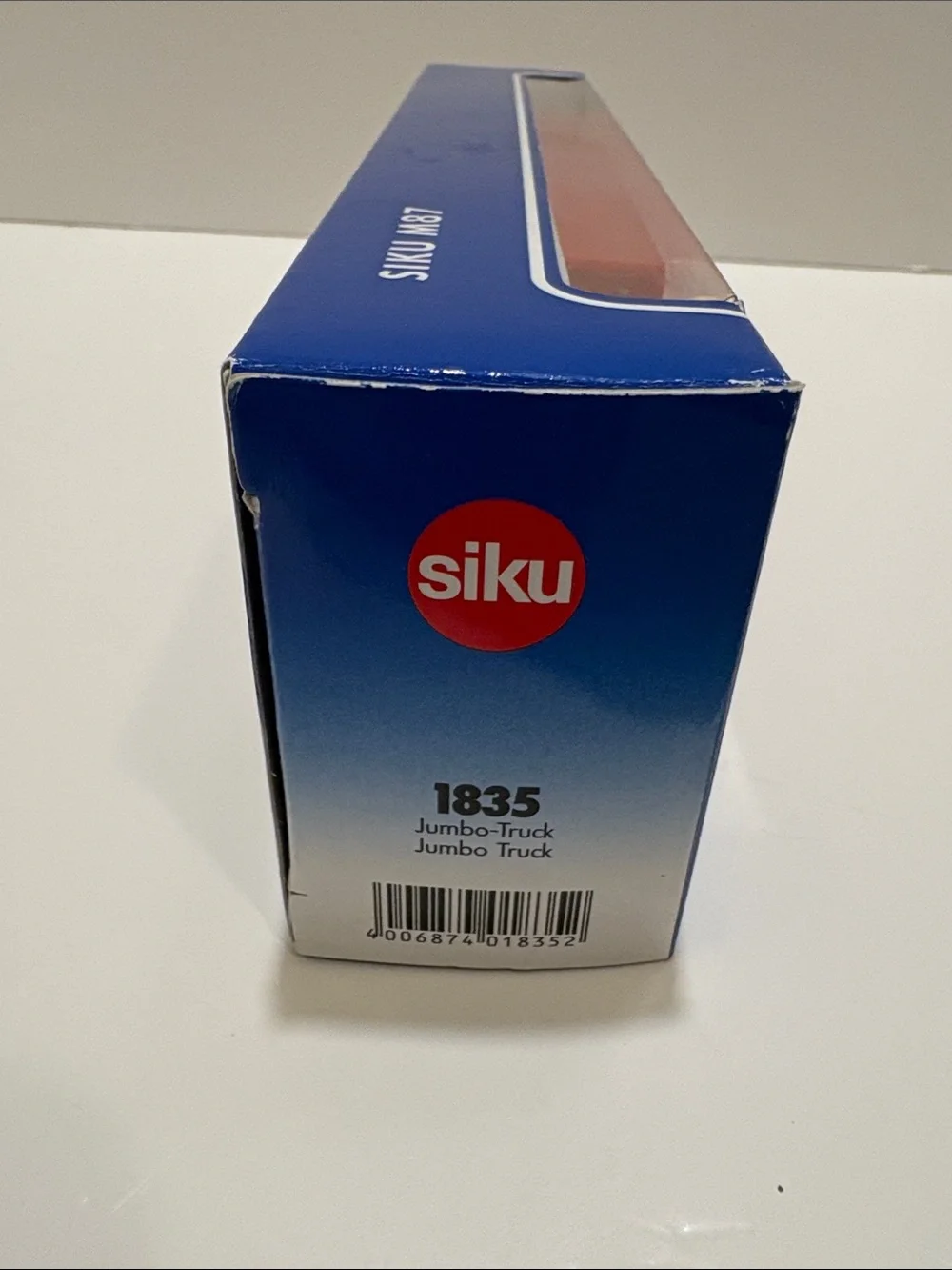 Siku M87 transport and trailer.  1:87 scale.